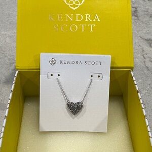 NWT Kendra Scott Ari Silver Heart Necklace